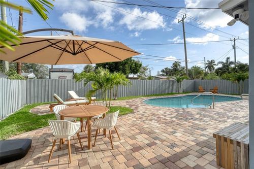 1437 Ne 25th St, Pompano Beach, FL, 33064-6954 | Card Image