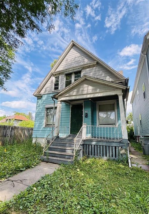 2960 N Palmer St, Milwaukee, WI, 53212-2429 | Card Image
