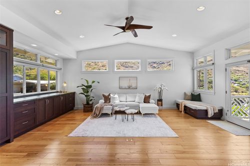 888 Ahuwale St, Honolulu, HI, 96821-1604 | Card Image