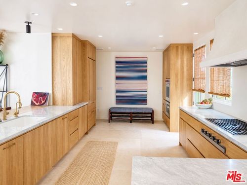 254 Mabery Rd, Santa Monica, CA, 90402-1206 | Card Image