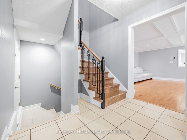54 Roadmaster Lane, House attached with 4 bedrooms, 3 bathrooms and 2 parking in Brampton ON | Image 6