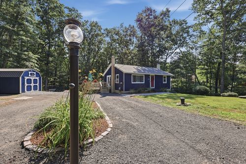 43 Seaverns Bridge Rd, Merrimack, NH, 03054-4586 | Card Image