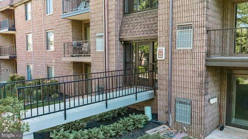 81 Oakridge Dr, LANGHORNE, PA, 19047-1037 | Card Image