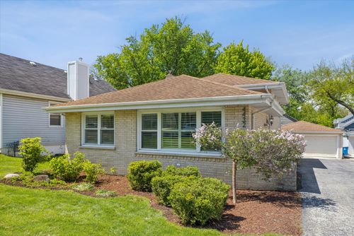 4432 Wilson Ave, Downers Grove, IL, 60515-2643 | Card Image