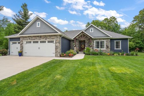 10186 Rustic Dr, DeMotte, IN, 46310-8060 | Card Image
