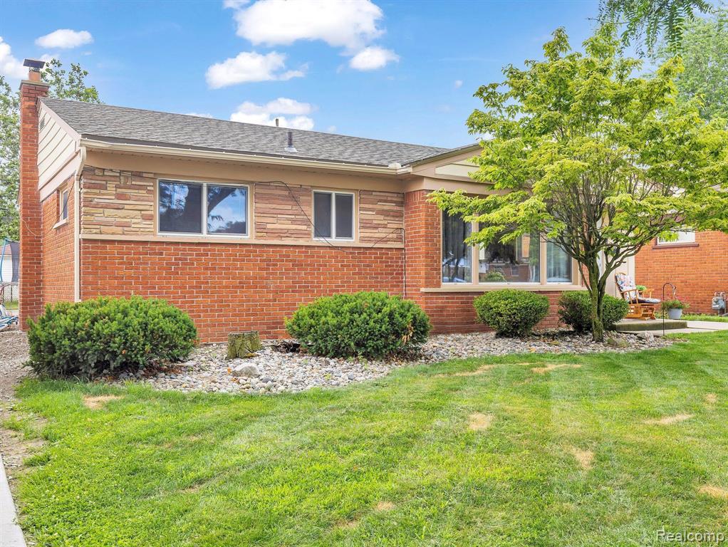 Champaign St, Taylor, MI 48180