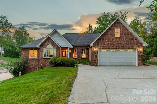 7545 Rabbit Cir, Denver, NC, 28037-9406 | Card Image