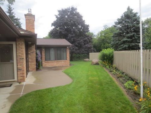 1160 Black Oaks Ln N, Plymouth, MN, 55447-3110 | Card Image