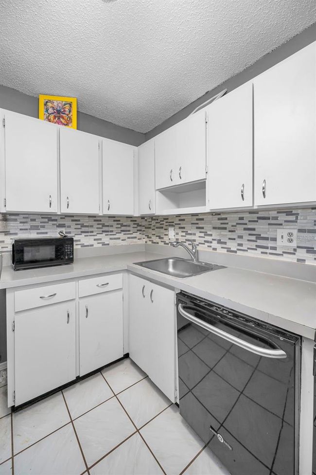 Kitchen | Image 12