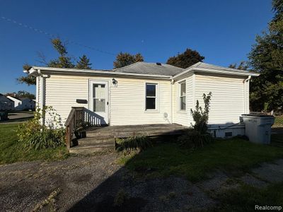 Entrance and Deck | Image 2