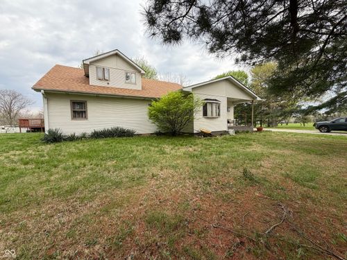 686 E Wood Avenue, Clinton, IN, 47842 | Card Image