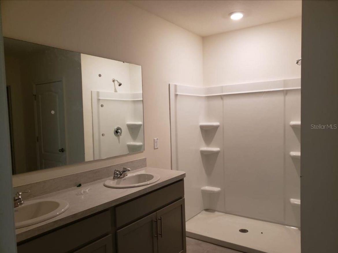 Residential Lease in POINCIANA 3