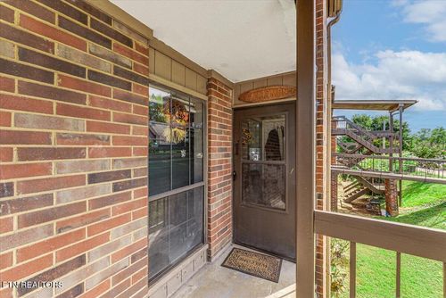 426 Dublin Dr, Knoxville, TN, 37923-5679 | Card Image