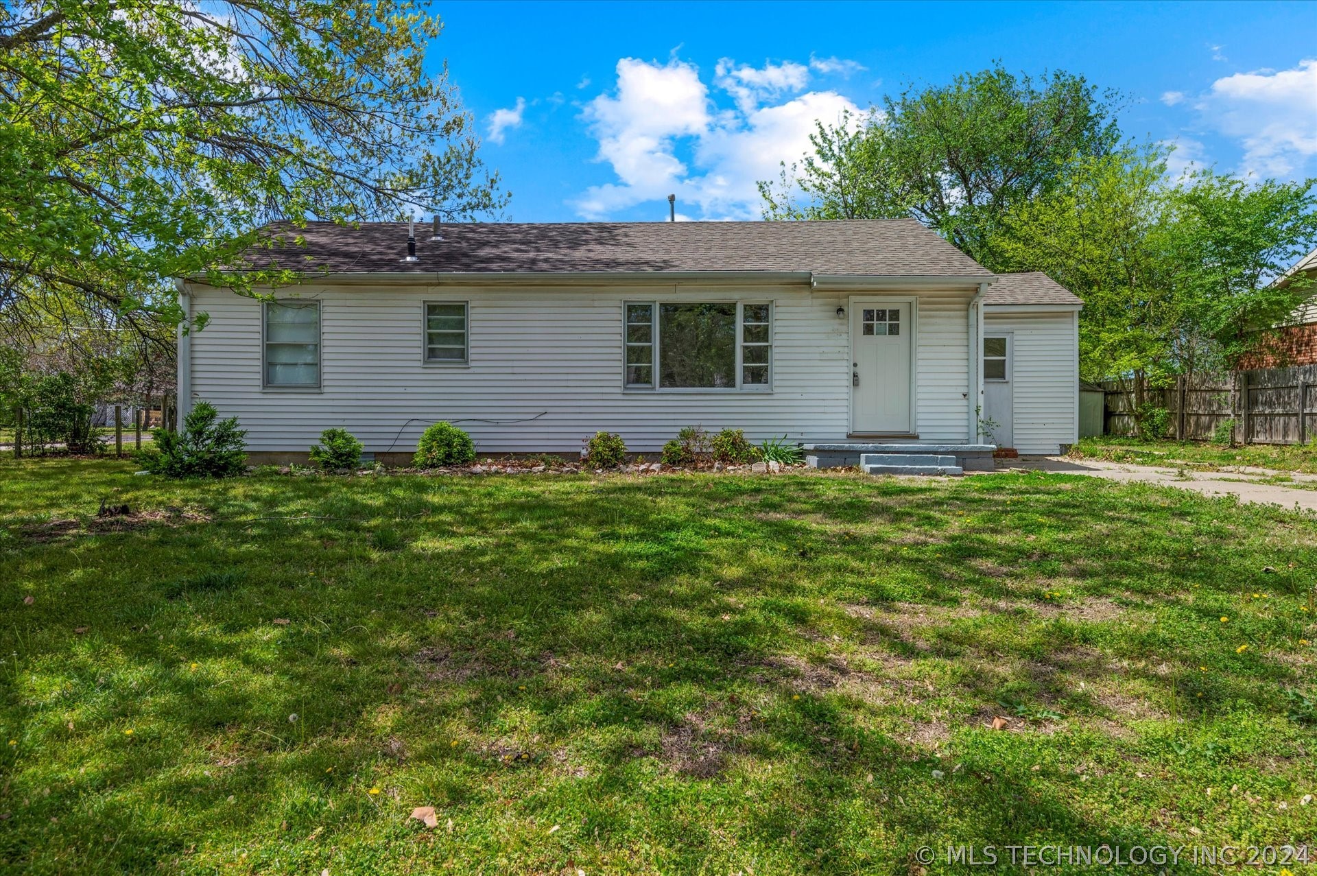 Cherokee Ave, Dewey, OK 74029