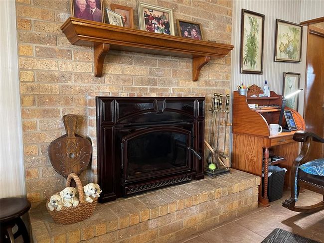 Fireplace with Insert | Image 6