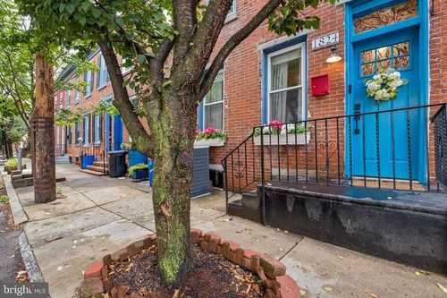1824 Montrose St, PHILADELPHIA, PA, 19146-2627 | Card Image