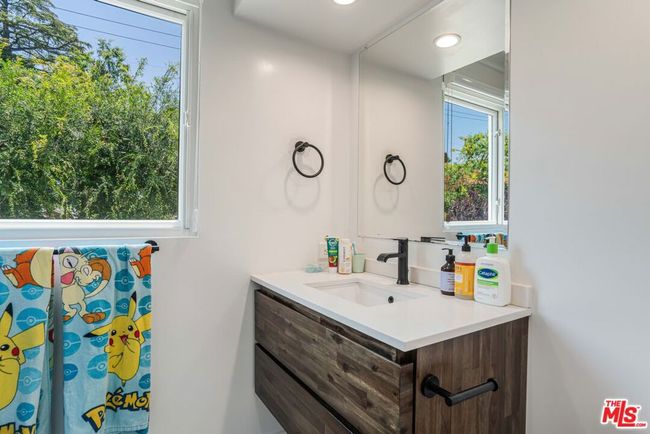 5737 Allott Ave, House other with 6 bedrooms, 6 bathrooms and 2 parking in Sherman Oaks CA | Image 26