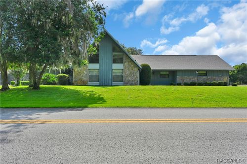 821 N Golf Course Dr, Crystal River, FL, 34429-5558 | Card Image