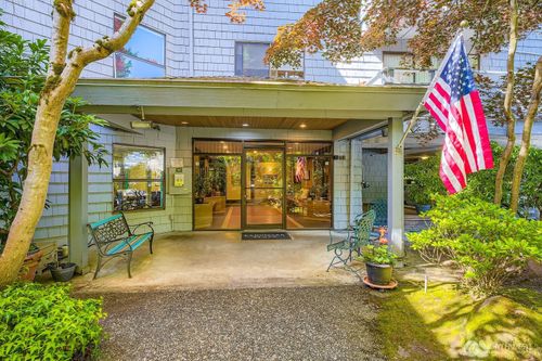 apt-209-7930 Se 34th St, Mercer Island, WA, 98040-3556 | Card Image
