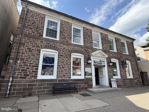 203-25 E State St, DOYLESTOWN, PA, 18901-6301 | Card Image