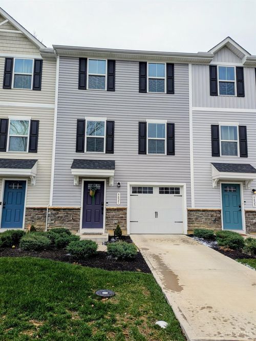 9821 Melcarl Dr, Colerain Twp, OH, 45251 | Card Image