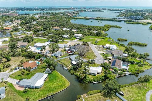 302 Dona Dr, NOKOMIS, FL, 34275-2610 | Card Image