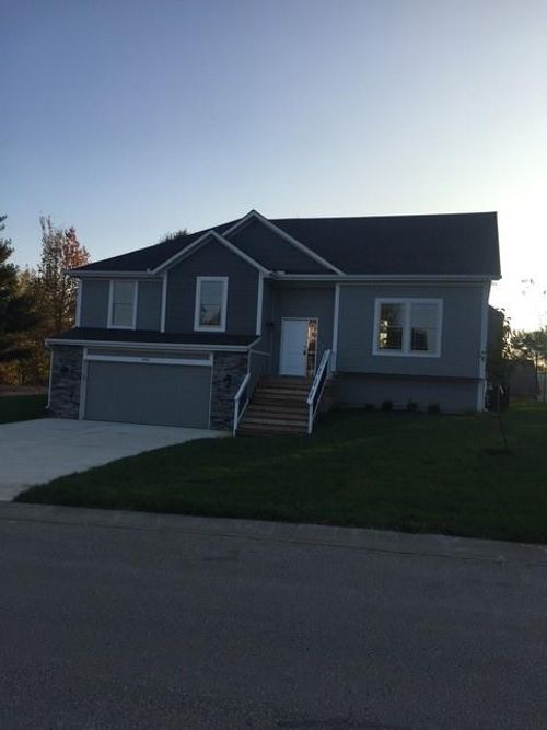 3812 Sw Mcdanial Ave, Blue Springs, MO, 64015 | Card Image