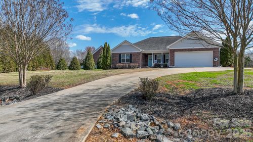 4622 Ian Ct, Marshville, NC, 28103-7101 | Card Image