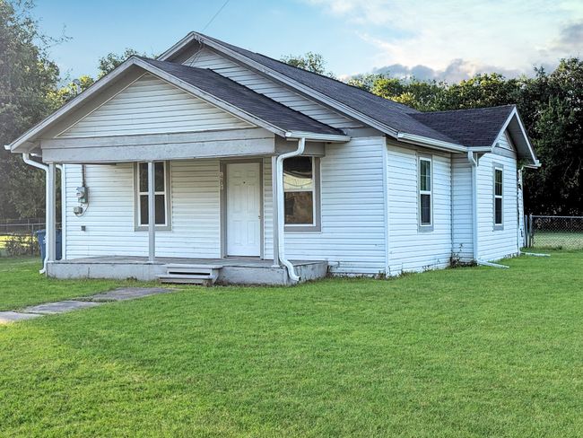 1201 E 3 Rd Ave, House other with 3 bedrooms, 1 bathrooms and null parking in Corsicana TX | Image 21