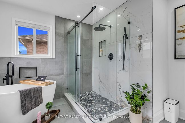 91 Buick Blvd, House other with 7 bedrooms, 5 bathrooms and 7 parking in Brampton ON | Image 23