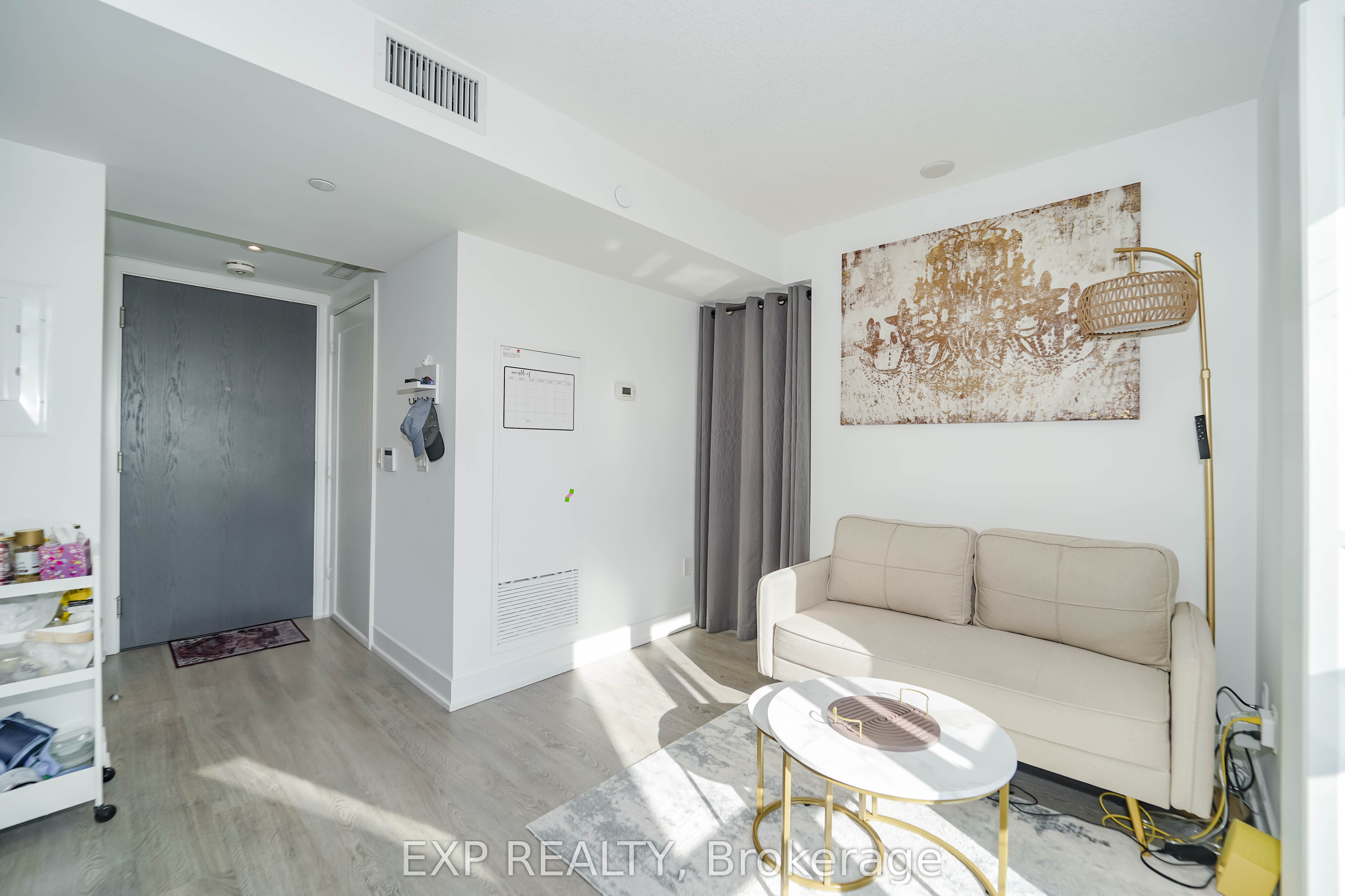 Residential in Toronto W08 4