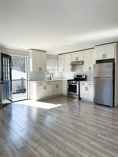 a-1850 Lakes Rd, Monroe, NY, 10950-4334 | Card Image