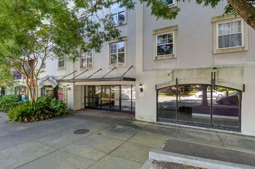 2002 Greene St, Columbia, SC, 29205-1677 | Card Image