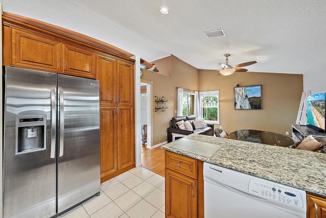 6238 Dania St, House other with 3 bedrooms, 2 bathrooms and null parking in Jupiter FL | Image 6