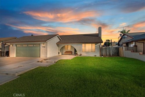 10750 Hollenbeck Dr, Riverside, CA, 92505-2804 | Card Image