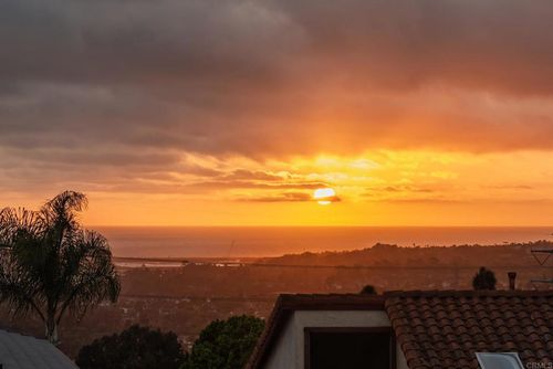 2515 Luciernaga St, Carlsbad, CA, 92009-5820 | Card Image