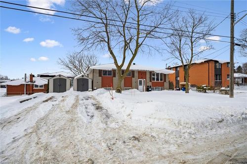 42 Daniel Ave, Kitchener, ON, N2K1E9 | Card Image