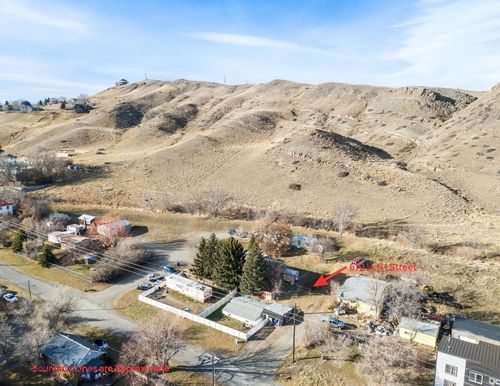 610 1/2 N I St, Livingston, MT, 59047-2216 | Card Image