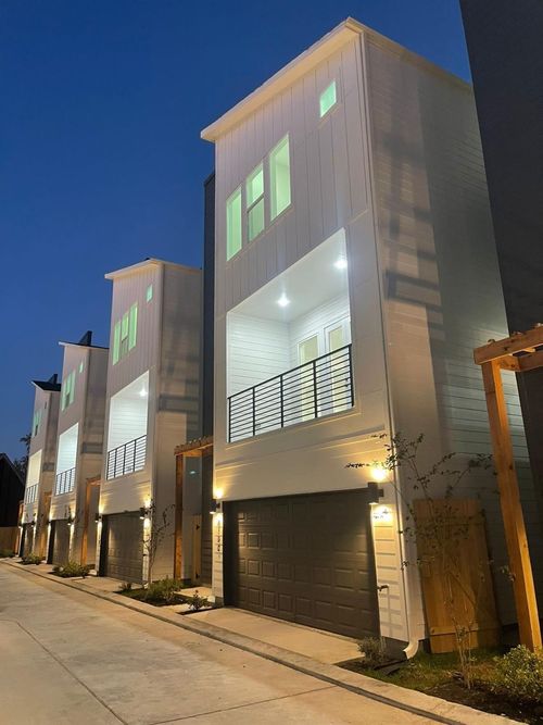 unit-b-810 Elkhart St, Houston, TX, 77091-4181 | Card Image