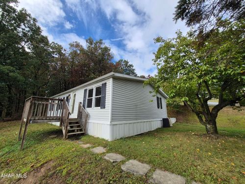 563 Castle Dr, Duncansville, PA, 16635-8512 | Card Image
