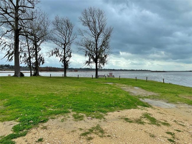 Enjoy the view at this area boat ramp and community park. | Image 8
