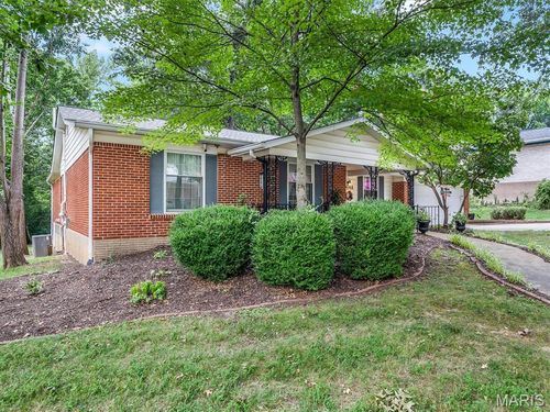 4661 Markton Dr, Saint Louis, MO, 63128-4415 | Card Image