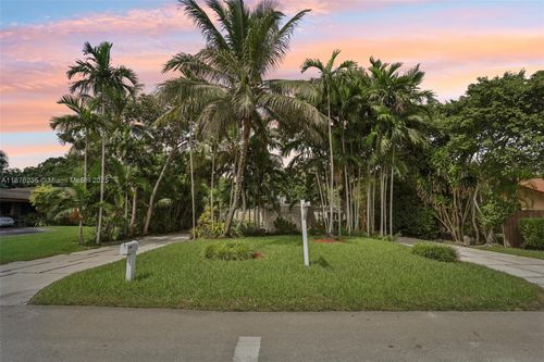 6202 Sw 65th Ave, South Miami, FL, 33143-2034 | Card Image