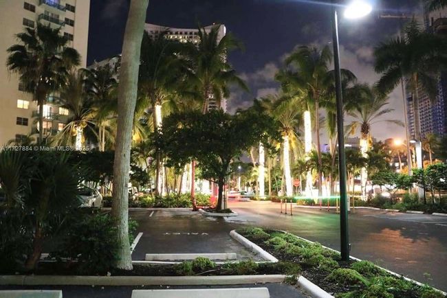 APT-2W - 3801 S Ocean Dr, Condo with 2 bedrooms, 2 bathrooms and null parking in Hollywood FL | Image 34