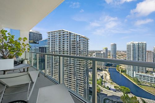 4300-55 Se 6th St, Miami, FL, 33131-3052 | Card Image
