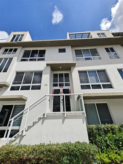 6661 - 6661 Nw 105th Ct, Townhouse with 3 bedrooms, 4 bathrooms and null parking in Doral FL | Image 1