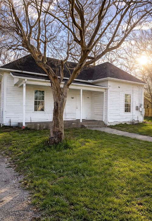 904 E College Street, Terrell, TX, 75160 | Card Image