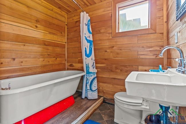 263 Crestwood Loop, House other with 2 bedrooms, 1 bathrooms and null parking in Avinger TX | Image 21