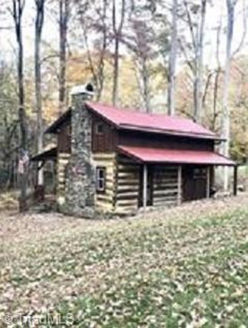 768 Carl Eastridge Rd, Warrensville, NC, 28693-9437 | Card Image