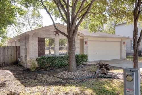 113 Spur Cv, Kyle, TX, 78640-5589 | Card Image